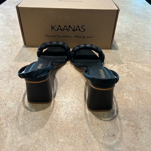 Kaanas mistico chunky braided heel.  Size 10. New in box - Picture 2 of 3